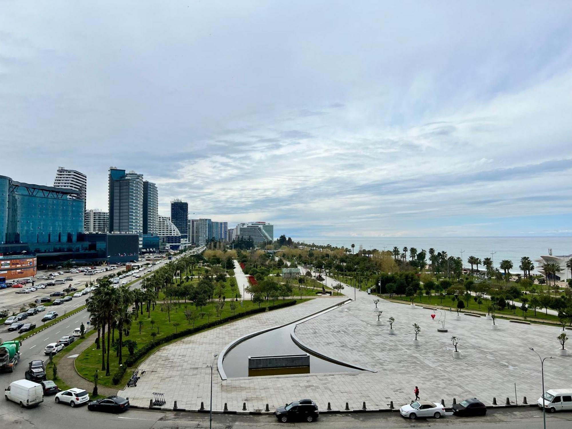 Orbi Beach Tower Batumi Eksteriør bilde